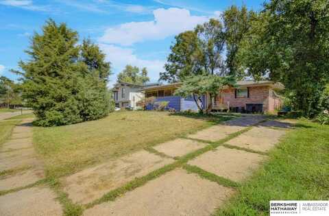 8512 Grand Avenue, Omaha, NE 68134