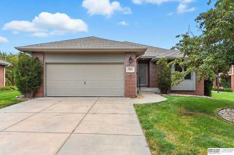 7240 Marie Lane, Lincoln, NE 68516