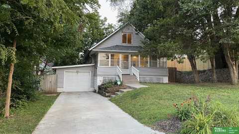 4641 Nicholas Street, Omaha, NE 68132
