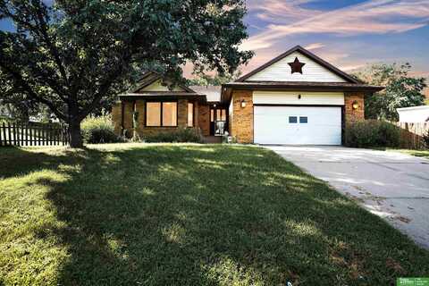 2004 Booth Circle, Lincoln, NE 68521