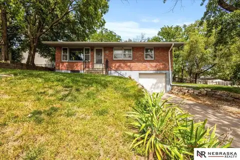 1320 Nelson Street, Lincoln, NE 68521