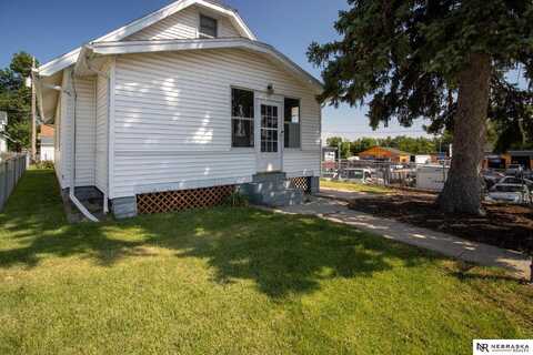 5135 S 38th Street, Omaha, NE 68107