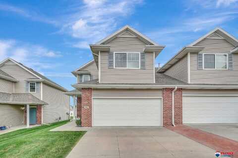 8911 Broken Spoke Drive, Lincoln, NE 68507