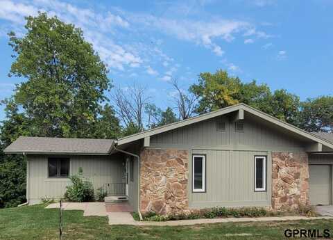 9268 Erskine Plaza, Omaha, NE 68134