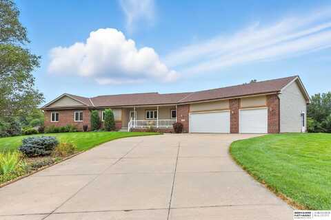 7707 Saddle Drive, Papillion, NE 68046