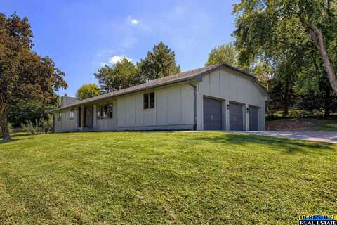 8029 Himebaugh Avenue, Omaha, NE 68164