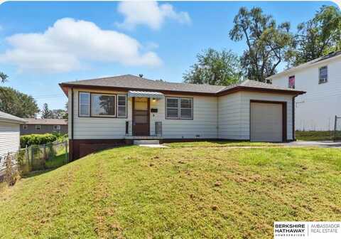 4135 N 61st Street, Omaha, NE 68104