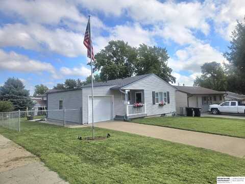 518 W SHERMAN Street, Papillion, NE 68046