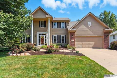 9201 Plum Dale Road, La Vista, NE 68128