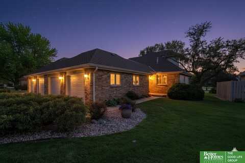 6212 Oak Hills Plaza, Omaha, NE 68137