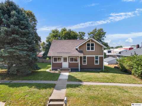 327 E 7th Street, Wahoo, NE 68066