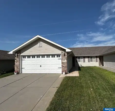 6921 Whitewater Lane, Lincoln, NE 68521