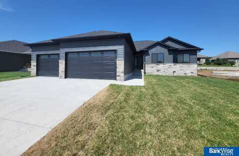 433 Half Moon Drive, Lincoln, NE 68527