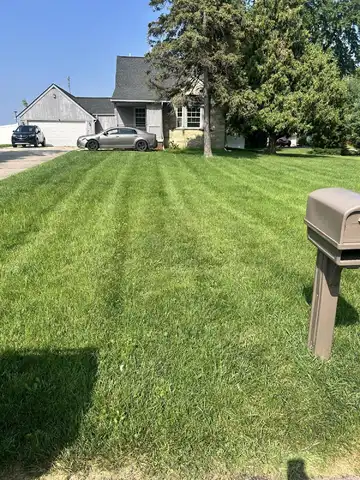 24713 Lois Lane, Southfield, MI 48075