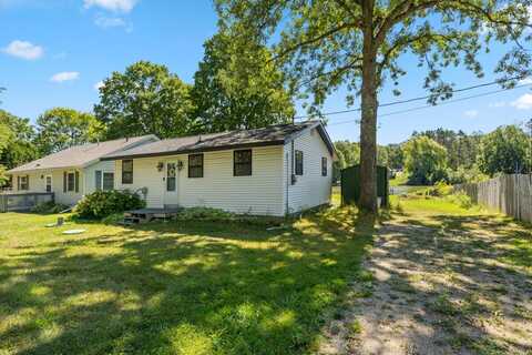 7160 Windoga Lake Drive, Weidman, MI 48893