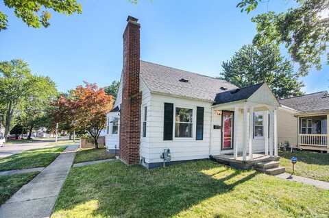20605 Kenosha Street, Harper Woods, MI 48225