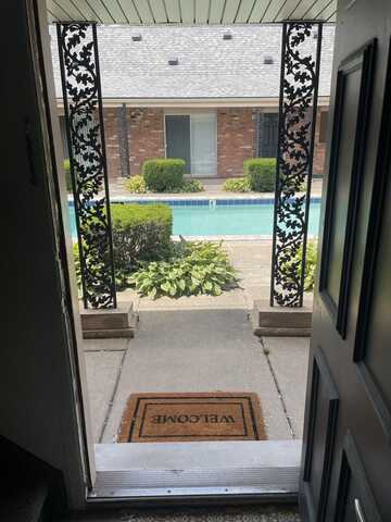 620 E Lincoln Avenue, Royal Oak, MI 48067