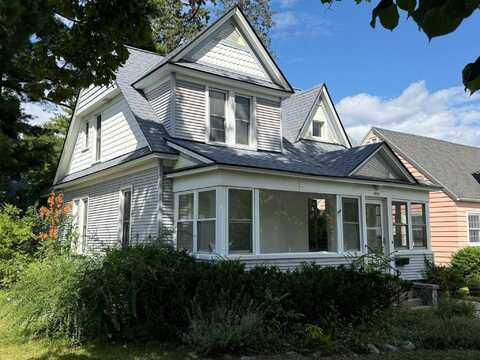 1024 W Front Street, Traverse City, MI 49685