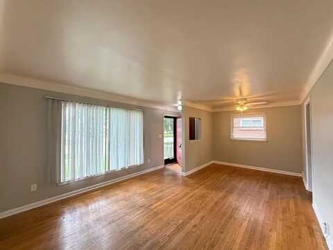 18015 Marquette Street, Roseville, MI 48066