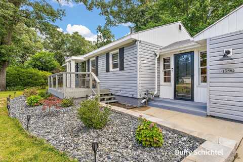 1290 Sherwood Drive, Muskegon, MI 49445