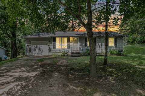 77 W Lynwood Boulevard, Hillsdale, MI 49242