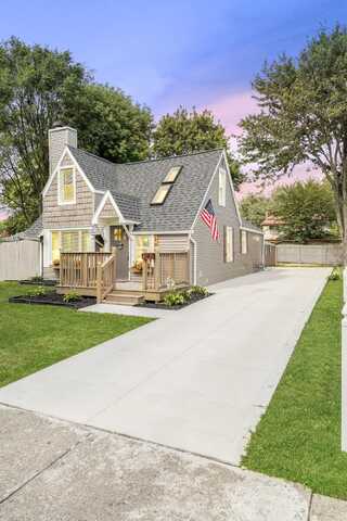 20625 Elkhart Street, Harper Woods, MI 48225