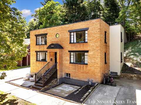 214 Clinton Avenue, Grand Haven, MI 49417