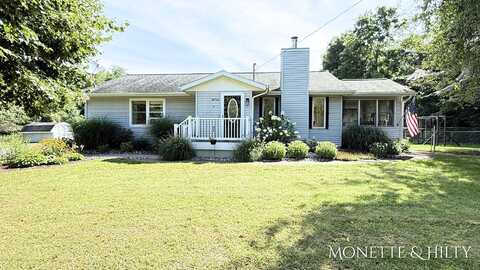 10702 Schow Road, Holton, MI 49425