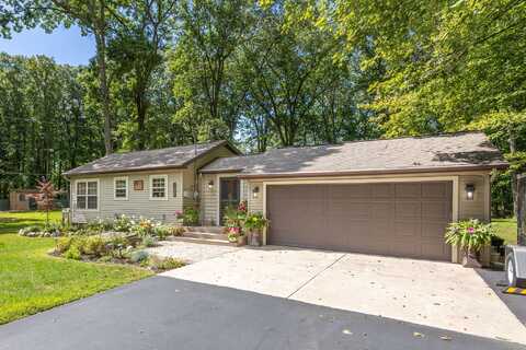 9171 St Ives Drive, Stanwood, MI 49346