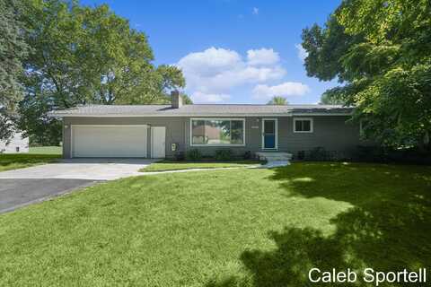 6812 Brewer Avenue NE, Rockford, MI 49341