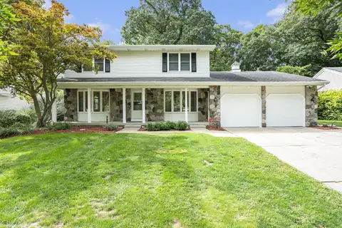 2530 Westbrook Drive NW, Grand Rapids, MI 49504