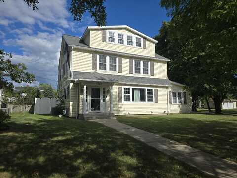 218 Michigan Avenue, Sturgis, MI 49091