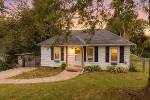404 Garfield Avenue, Kalamazoo, MI 49001