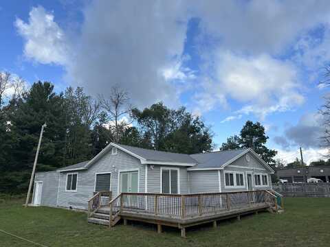 1986 E Lynndon Street, Idlewild, MI 49642