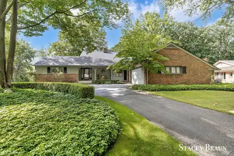 2130 Onekama Drive SE, Grand Rapids, MI 49506