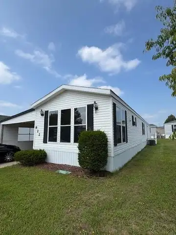 822 Pinecreek, Middleville, MI 49333