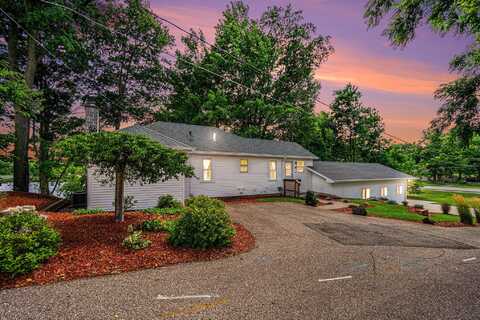 155 Mather Court, Paw Paw, MI 49079