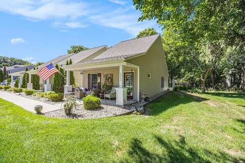 1015 Moreland Street, Grand Haven, MI 49417