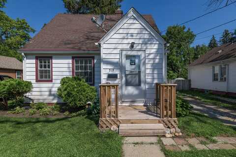 915 Sheridan Drive, Kalamazoo, MI 49001