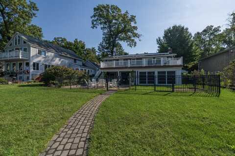 816 E Eagle Lake Drive, Kalamazoo, MI 49009