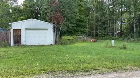 323 Arbutus Avenue, Cadillac, MI 49601