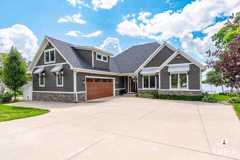 22133 Leota Drive, Sand Lake, MI 49343