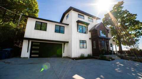 10 Grand Avenue, Grand Haven, MI 49417