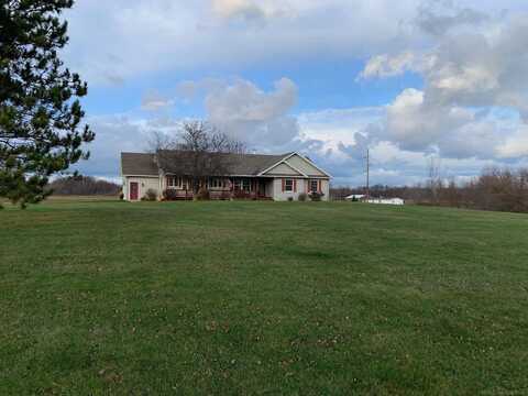 2665 E Moore Road, Grant, MI 49327