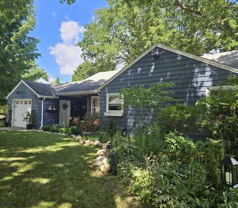 325 W Marshall Street, Hastings, MI 49058