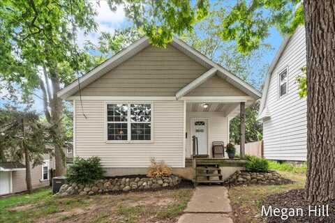 743 College Avenue NE, Grand Rapids, MI 49503