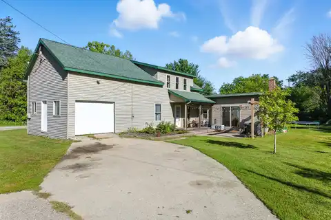 11552 W Van Buren Road, Elm Hall, MI 48830