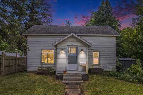 315 W Allegan Street, Plainwell, MI 49080