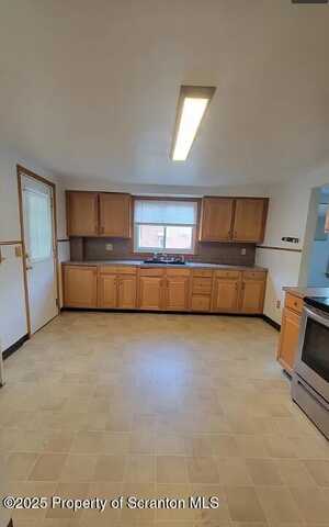 67 E Columbus Avenue, Pittston, PA 18640