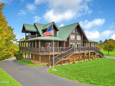 838 Pinnacle Drive, Dandridge, TN 37725